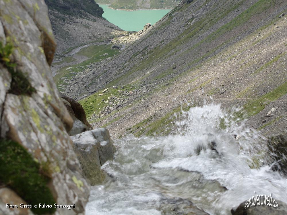 57 Dalla cascata il sentiero 321 della Val Cerviera.JPG